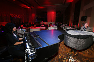 piano players dueling